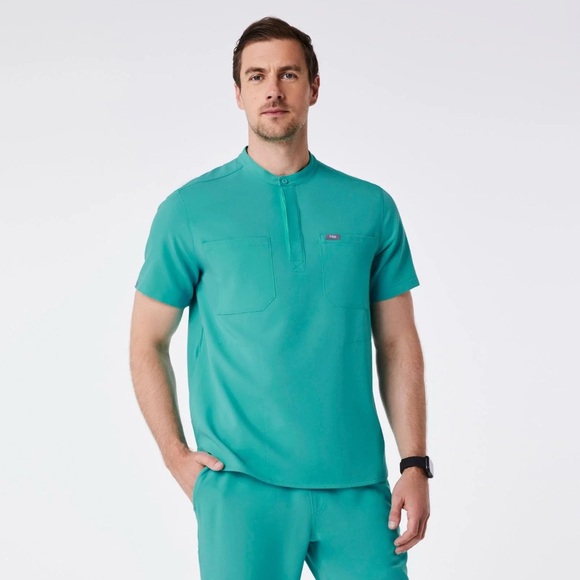 Figs Men’s Wales Henley Color Oasis Size Medium Men’s Scrubs Healthcare Medical - Picture 1 of 9